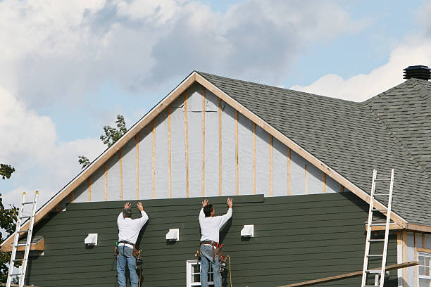 Professional Emergency Siding Repair technician working in Disputanta, VA